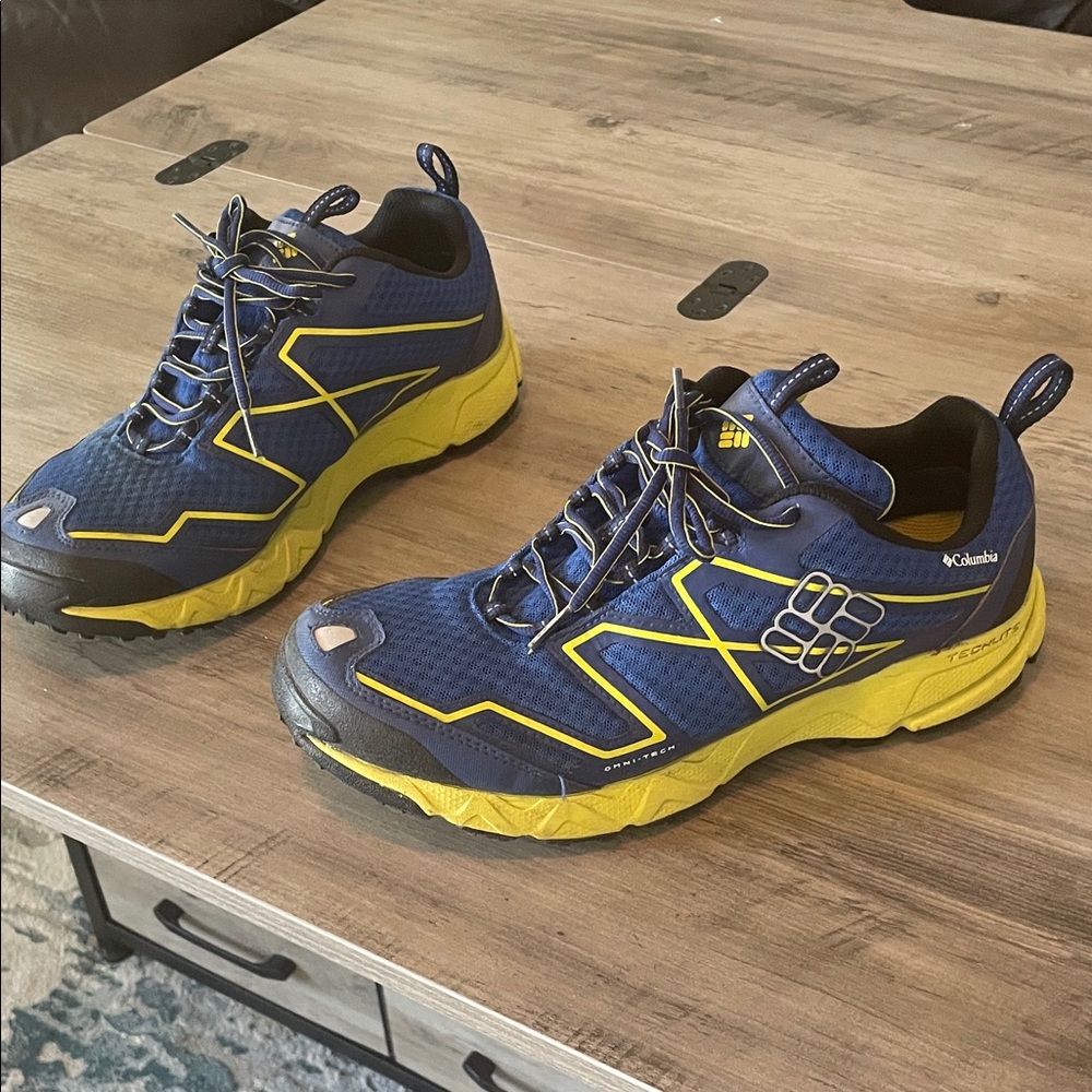 Columbia Men's Navy and Yellow Athletic Shoes